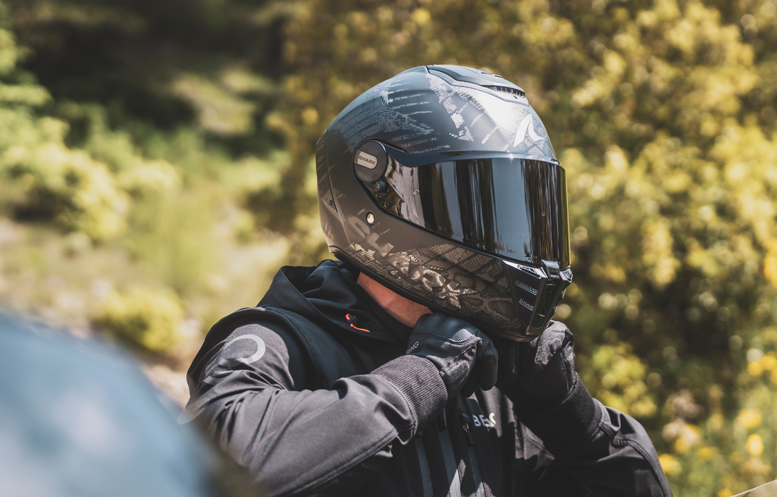 french motorcycle helmet regulations Wraplab - Set of 8 Reflective Strips for - Approved in France - High Visibility at Night This motorcycle helmet is DOT approved How to ride a motorcycle