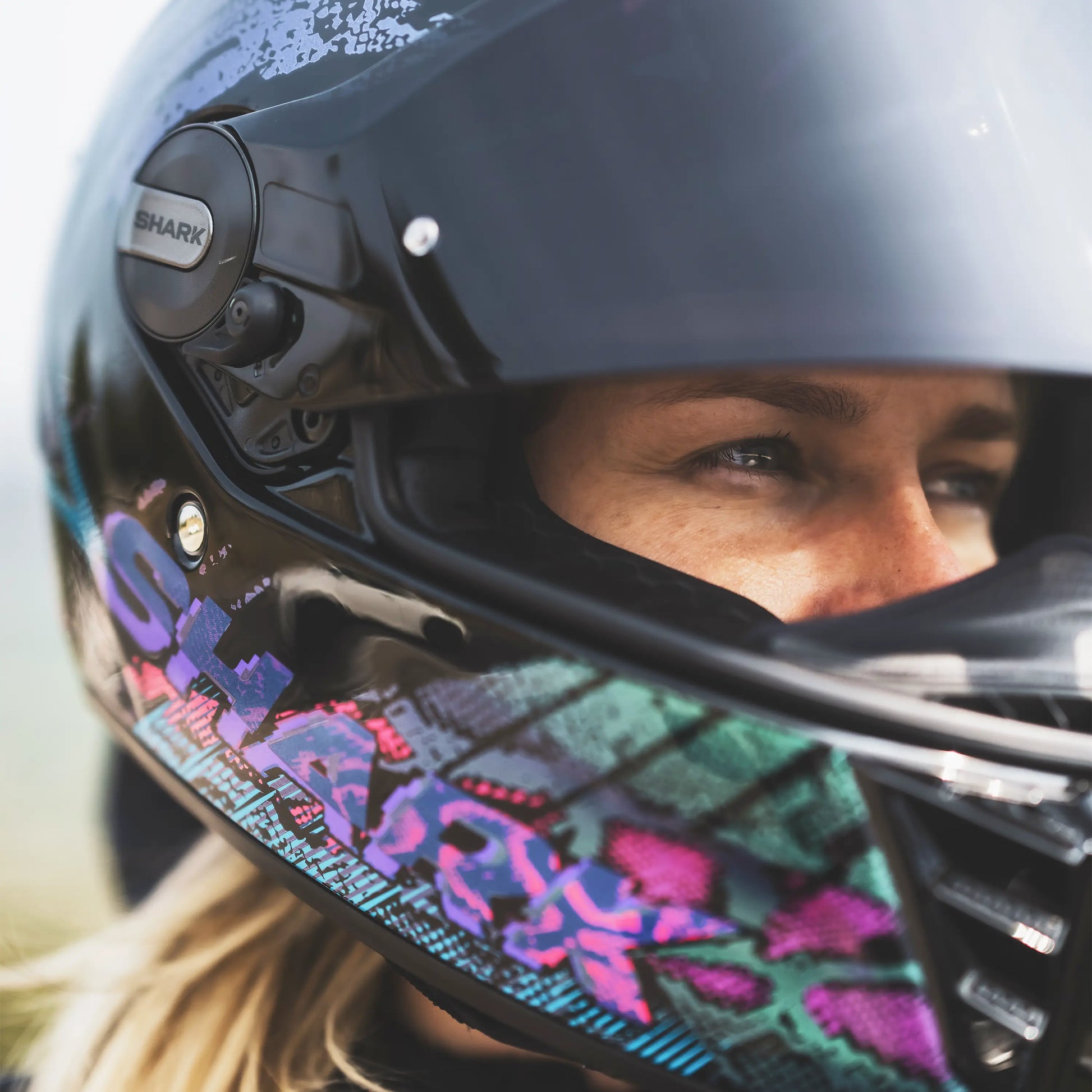 blue glitter motorcycle helmet SPARTAN RS FIBER SPARTAN RS REPTAIA Black Blue Glitter – Shark Helmets