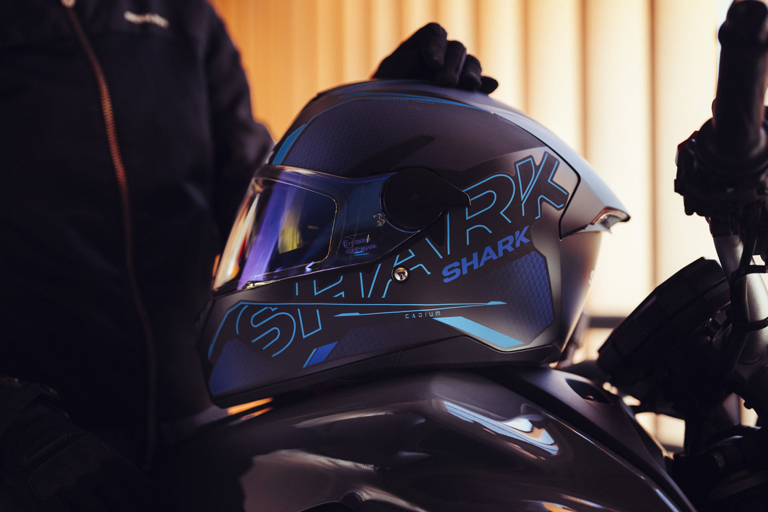 D-SKWAL 2 Atraxx Matte Black Anthracite Blue – Shark Helmets